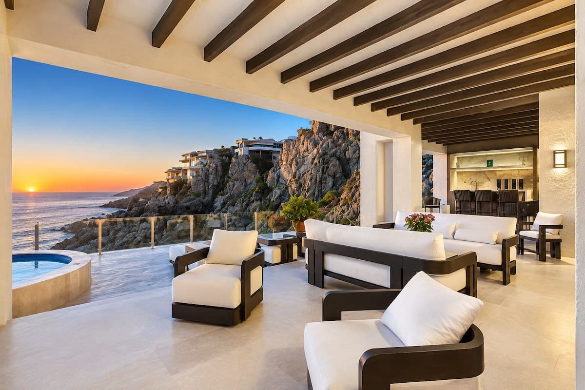 Ocean-light suite at Villa Siempre Azul